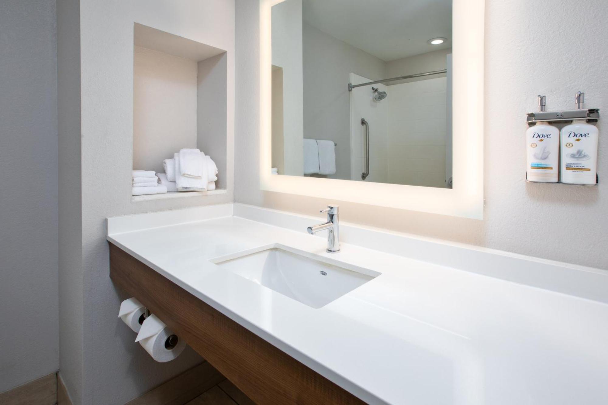 Holiday Inn Express Hotel & Suites Athens By Ihg Zewnętrze zdjęcie