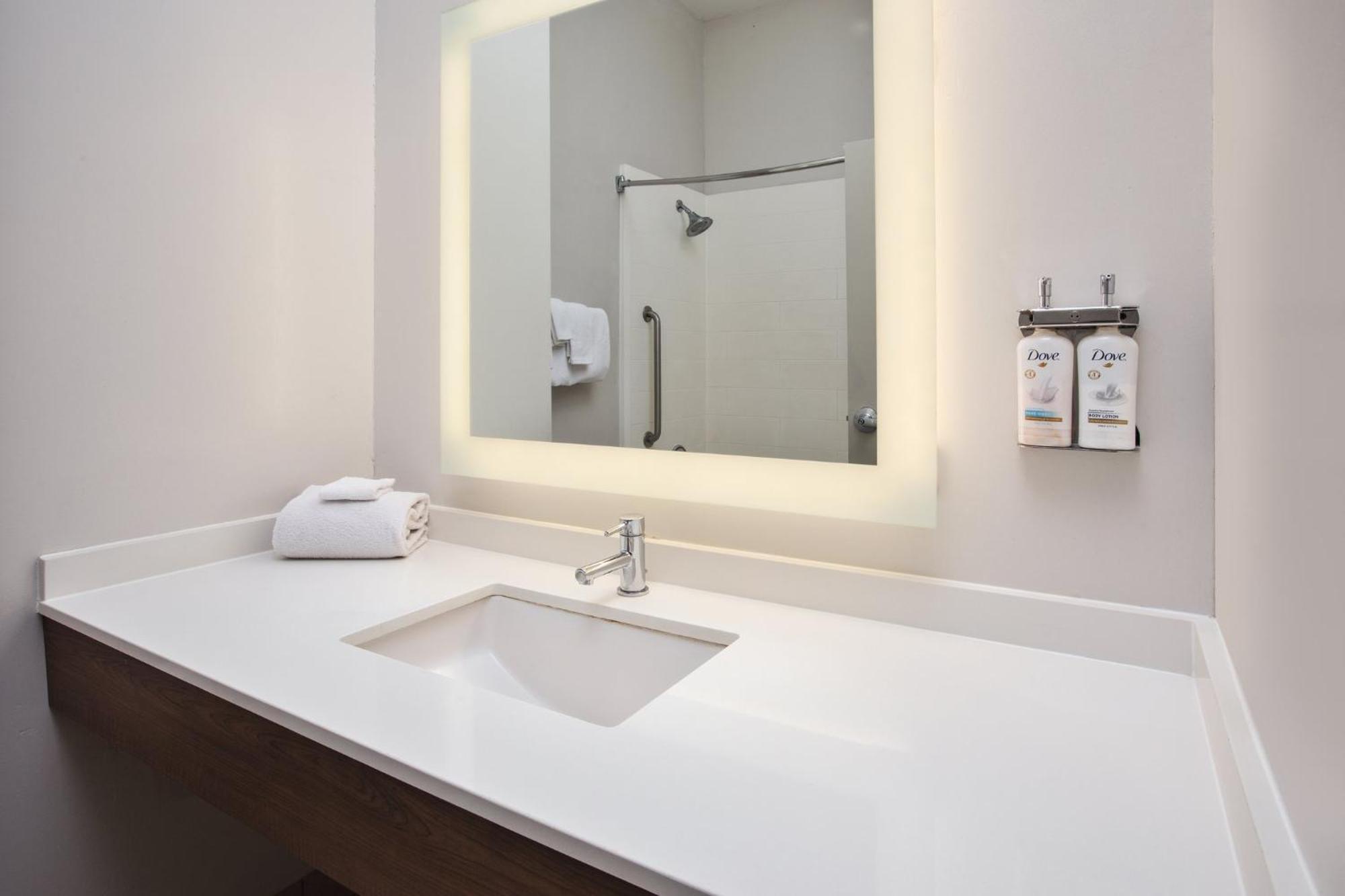 Holiday Inn Express Hotel & Suites Athens By Ihg Zewnętrze zdjęcie